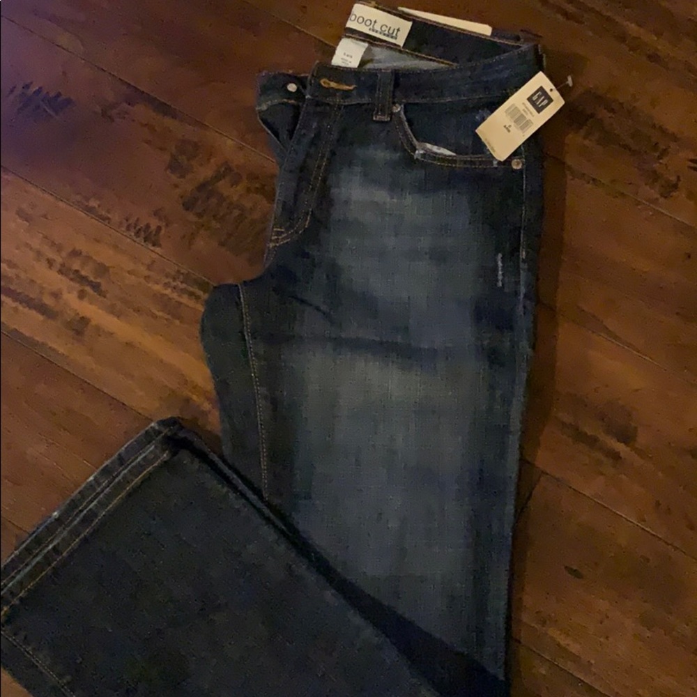 New w/ tag gap jeans, boot cut size 6 ankle